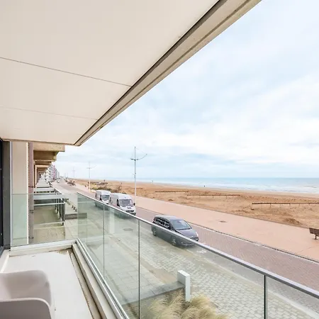 In Koksijde With Stunning Sea Views, Cleaning Included * Sint-Idesbald