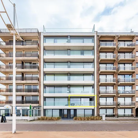 In Koksijde With Stunning Sea Views, Cleaning Included Apartamento *