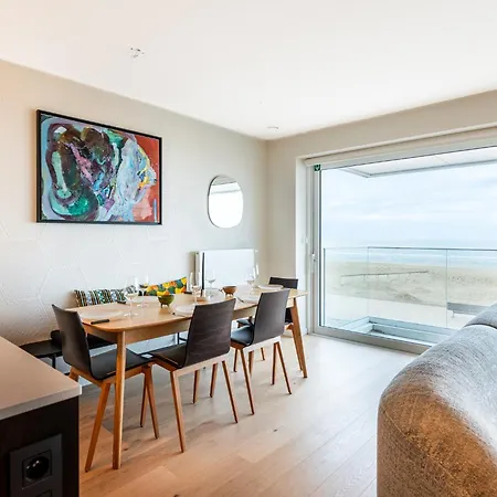 In Koksijde With Stunning Sea Views, Cleaning Included * Sint-Idesbald