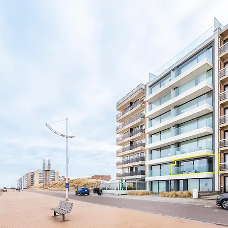 In Koksijde With Stunning Sea Views, Cleaning Included Apartamento